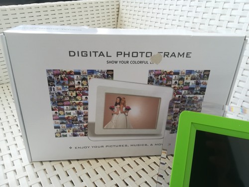 Digital photo frame cornice - digital,